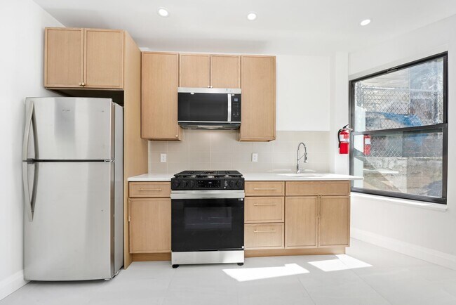 346 Liberty Ave in Jersey City, NJ - Building Photo - Building Photo