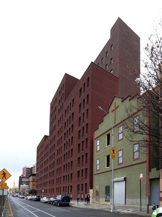 Park House in Bronx, NY - Foto de edificio