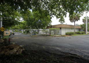 Card Sound in Homestead, FL - Foto de edificio - Building Photo