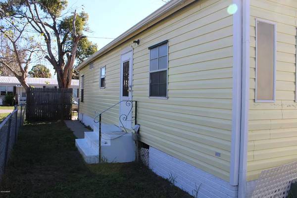 6516 Pat Helen Dr in Port Orange, FL - Building Photo - Building Photo