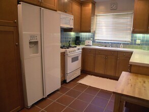 927 20th St, Unit D in Santa Monica, CA - Foto de edificio - Building Photo