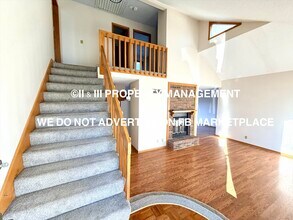 6008 W 158th St in Overland Park, KS - Building Photo - Building Photo