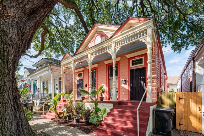 2826 Banks St in New Orleans, LA - Building Photo - Building Photo