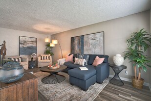 The Palm on SPID in Corpus Christi, TX - Building Photo