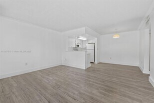 8615 NW 5th Terrace in Miami, FL - Building Photo