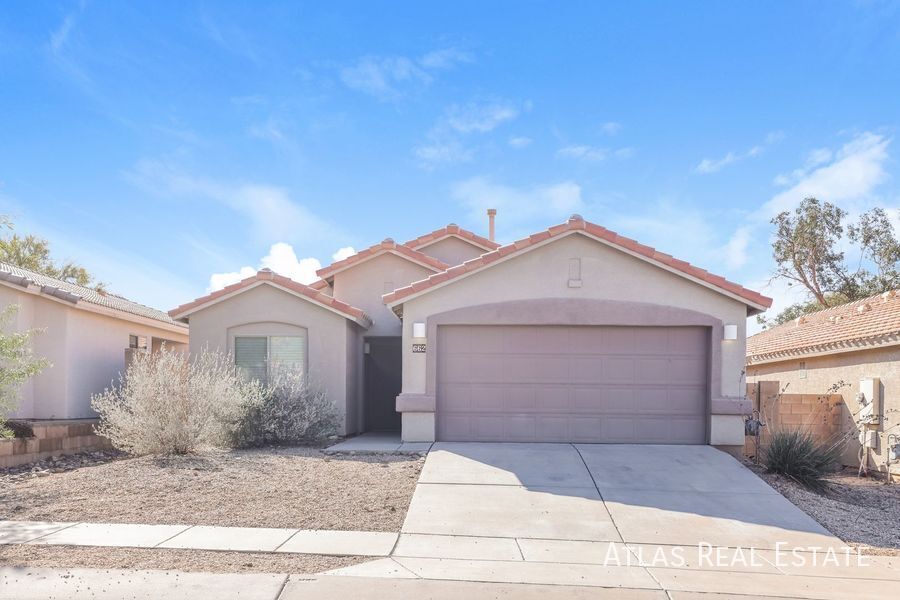 662 S Painted River Way in Vail, AZ - Building Photo