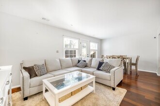 8418 Knights Bridge Rd in Charlotte, NC - Building Photo - Building Photo