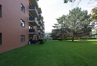 West Park Village Apartments in Toronto, ON - Building Photo - Building Photo