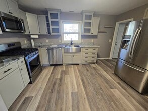 2728 Edgewood Dr in Rockford, IL - Foto de edificio - Building Photo