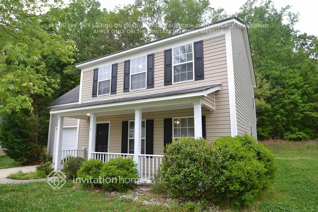 5316 Wisbech Ct in Charlotte, NC - Foto de edificio