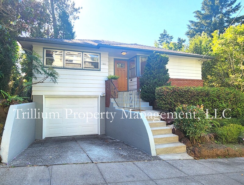 405 SE 68th Ave in Portland, OR - Building Photo