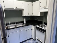 502 E Duffy St, Unit Apartment B in Savannah, GA - Building Photo - Building Photo