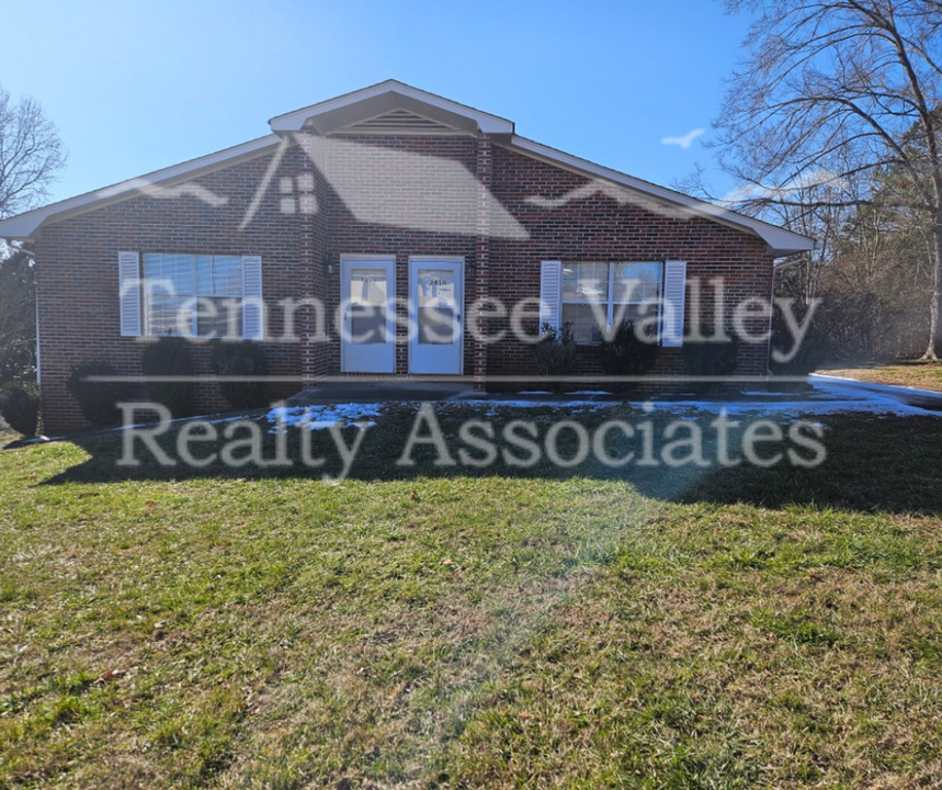 2810 Avery Cir in Lenoir City, TN - Building Photo