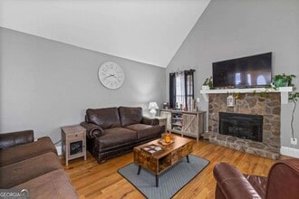 22 Valley Creek Dr SW in Cartersville, GA - Foto de edificio - Building Photo