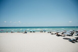 3725 S Ocean Dr in Hollywood, FL - Building Photo