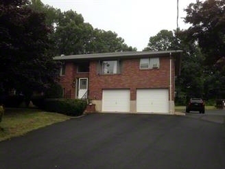 42 Judith Ln in Waterbury, CT - Building Photo