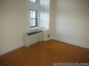 62 Boylston St, Unit 214 in Boston, MA - Building Photo - Building Photo