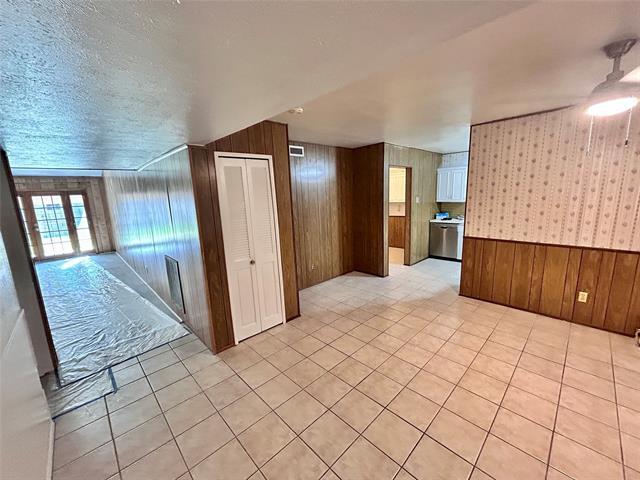 705 Edelweiss Dr in Grand Prairie, TX - Building Photo - Building Photo