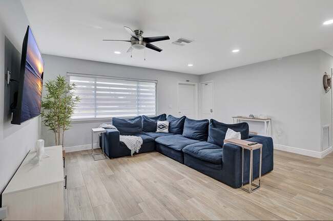property at 27553 Tierra Del Sol Ln