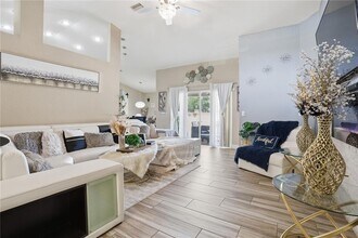 4937 SW 98th Pl in Ocala, FL - Foto de edificio - Building Photo