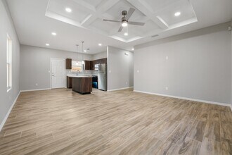 84 E La Vista Ave, Unit Unit 3 in McAllen, TX - Building Photo - Building Photo