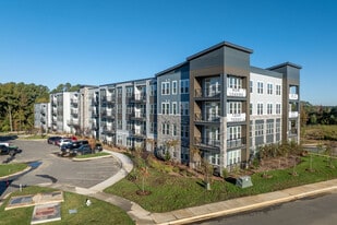 VALE Lake Wylie in Clover, SC - Building Photo