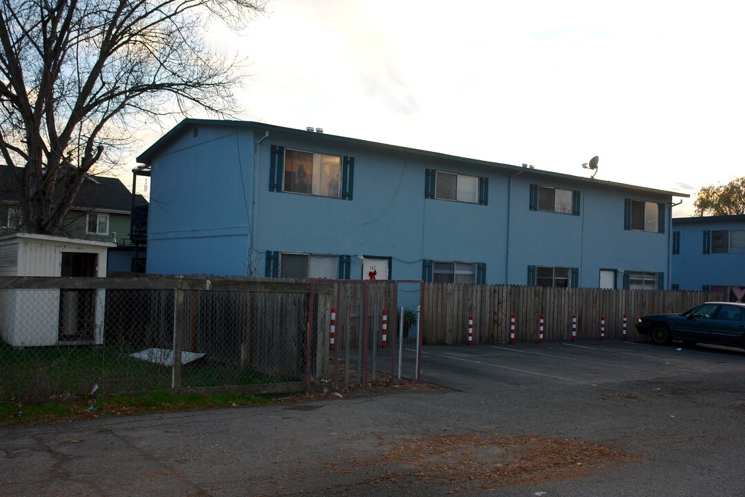 142 Neville Way in Santa Rosa, CA - Building Photo