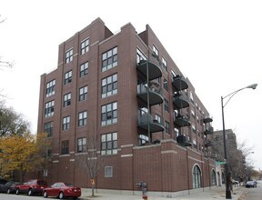 1301 W Washington Blvd in Chicago, IL - Foto de edificio - Building Photo