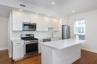 Everett St. Apartments in Allston, MA - Foto de edificio - Interior Photo