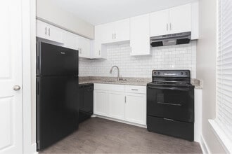 The Hills at Oakwood Apartment Homes in Chattanooga, TN - Building Photo - Building Photo