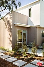 2209 Louella Ave in Los Angeles, CA - Building Photo - Building Photo