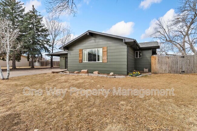 918 Woodbine Dr in Windsor, CO - Building Photo - Building Photo