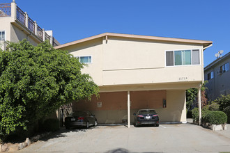 11719 Mayfield Ave in Los Angeles, CA - Building Photo - Building Photo