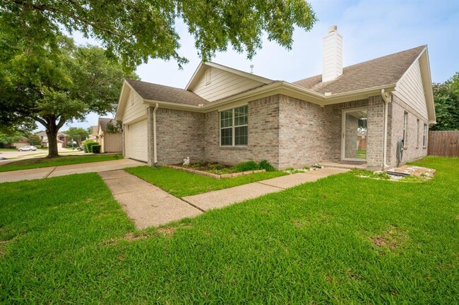 7830 Hunters Peak Ln in Baytown, TX - Building Photo - Building Photo