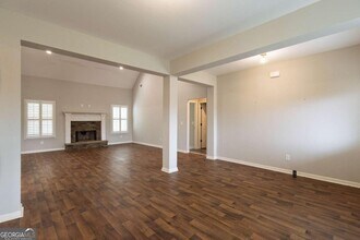 214 Oakwood Dr in Commerce, GA - Building Photo - Building Photo