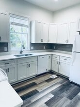 510 N 2nd Ave in Siler City, NC - Building Photo - Building Photo