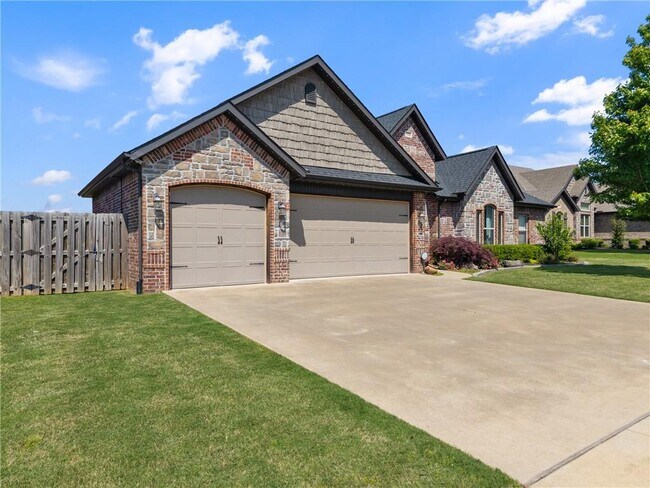 5702 S 60th Pl in Rogers, AR - Building Photo - Building Photo