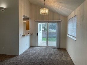 130 Fawn Cir in Shady Cove, OR - Building Photo - Building Photo