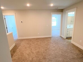 2112 Sherwood Ave in Holland, MI - Building Photo - Building Photo