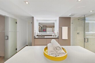 2301 Collins Ave, Unit 1004 in Miami Beach, FL - Building Photo - Building Photo