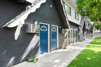 Northwind Apartments in Bellflower, CA - Foto de edificio - Building Photo