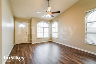 13681 N 82nd Ave in Peoria, AZ - Foto de edificio - Building Photo