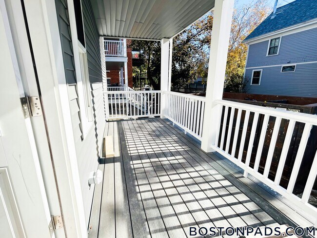 27 Waverly St, Unit 1 in Boston, MA - Building Photo - Building Photo