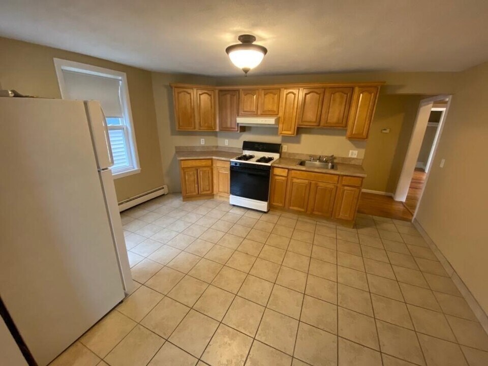 5 Lowden Ave, Unit 2 in Somerville, MA - Building Photo