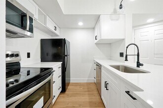 5168 Conroy Rd in Orlando, FL - Building Photo - Building Photo
