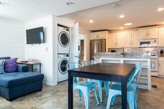 36 Center Beach Ave in Old Lyme, CT - Building Photo - Building Photo