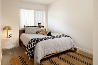 Shadowbrook in Sunnyvale, CA - Building Photo - Building Photo