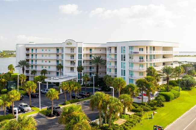 The Pass Condominiums in Orange Beach, AL - Foto de edificio - Building Photo