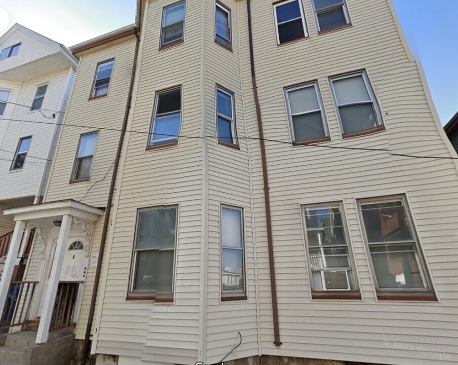 8 Sunset St, Unit 1 in Boston, MA - Building Photo
