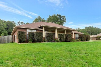 6081 Dragonfly Way in Crestview, FL - Building Photo - Building Photo